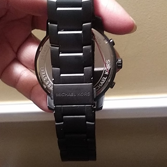 Michael Kors Watch - Picture 2 of 4